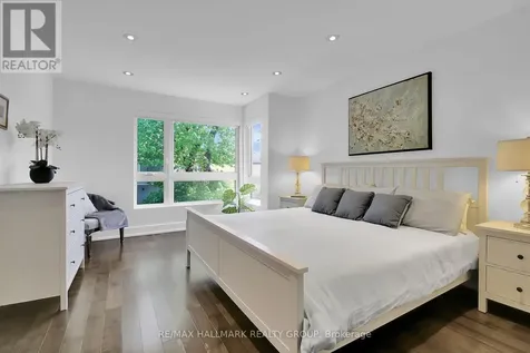 164 Geoffrey Street Ottawa ON K1Z 7A8
