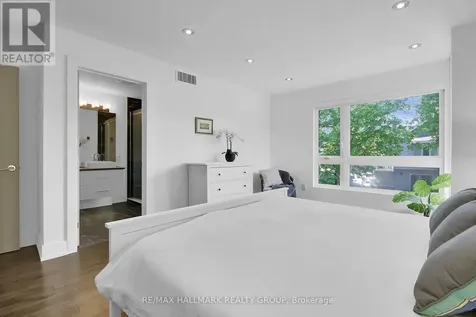 164 Geoffrey Street Ottawa ON K1Z 7A8