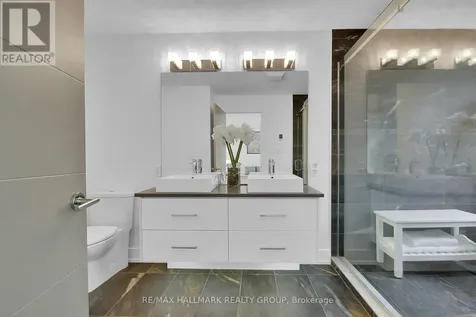 164 Geoffrey Street Ottawa ON K1Z 7A8