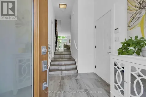 164 Geoffrey Street Ottawa ON K1Z 7A8