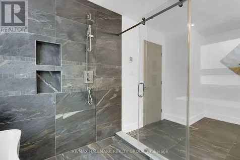 164 Geoffrey Street Ottawa ON K1Z 7A8