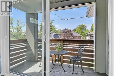 164 Geoffrey Street Ottawa ON K1Z 7A8