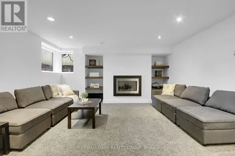164 Geoffrey Street Ottawa ON K1Z 7A8