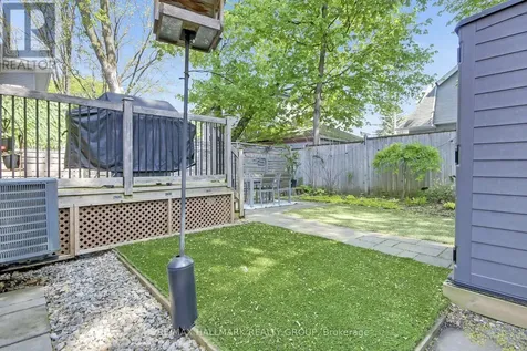 164 Geoffrey Street Ottawa ON K1Z 7A8