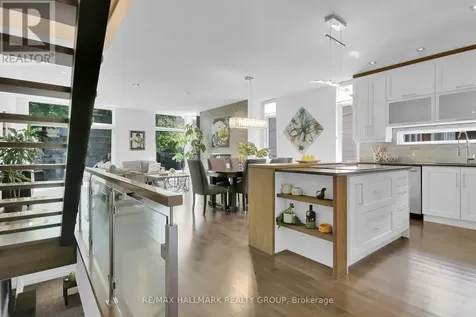 164 Geoffrey Street Ottawa ON K1Z 7A8