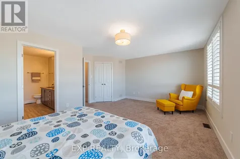 605 Tennant Way Ottawa ON K4M 0C6