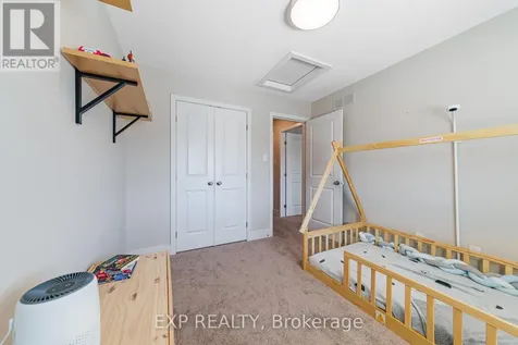 605 Tennant Way Ottawa ON K4M 0C6