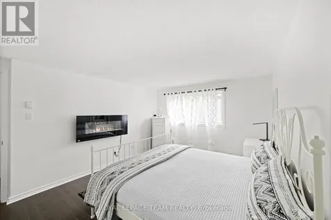 41C Forester Crescent Ottawa ON K2H 8Y3