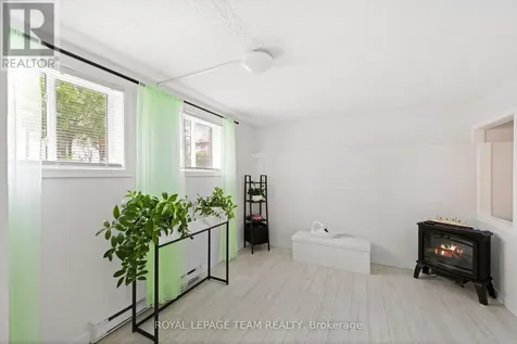 41C Forester Crescent Ottawa ON K2H 8Y3