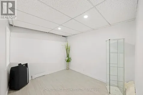 41C Forester Crescent Ottawa ON K2H 8Y3