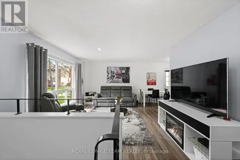 41C Forester Crescent Ottawa ON K2H 8Y3