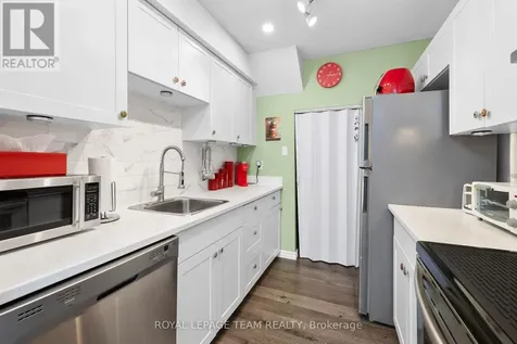 41C Forester Crescent Ottawa ON K2H 8Y3