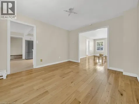 16 Glennie Court Cambridge ON N1T 1L1