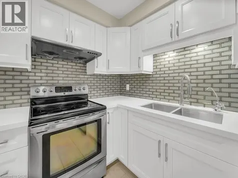 16 Glennie Court Cambridge ON N1T 1L1