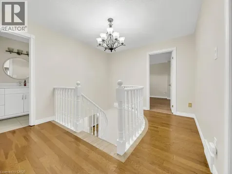 16 Glennie Court Cambridge ON N1T 1L1