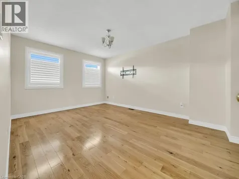 16 Glennie Court Cambridge ON N1T 1L1