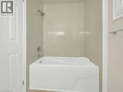 16 Glennie Court Cambridge ON N1T 1L1