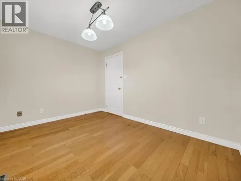 16 Glennie Court Cambridge ON N1T 1L1