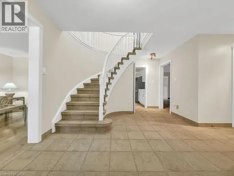 16 Glennie Court Cambridge ON N1T 1L1