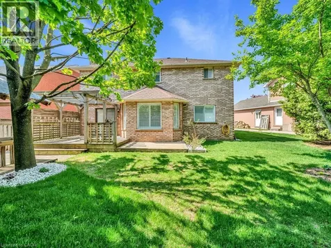 16 Glennie Court Cambridge ON N1T 1L1