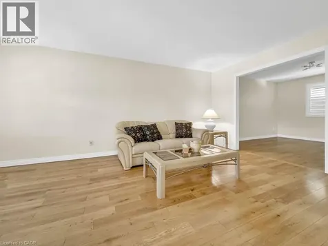 16 Glennie Court Cambridge ON N1T 1L1