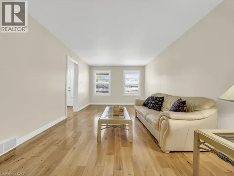 16 Glennie Court Cambridge ON N1T 1L1