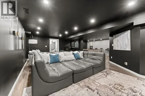 6087 Livingstone Street Windsor ON N9H 1H3