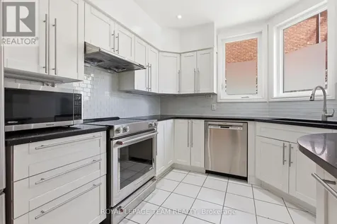 499 Sunnyside Avenue West Ottawa ON K1S 0S8