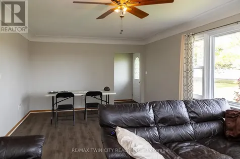 522 Ellis Avenue Brant (brantford Twp) ON N3T 5L5