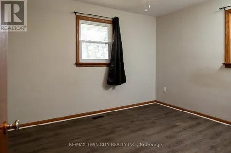 522 Ellis Avenue Brant (brantford Twp) ON N3T 5L5