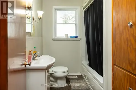 522 Ellis Avenue Brant (brantford Twp) ON N3T 5L5
