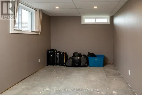 522 Ellis Avenue Brant (brantford Twp) ON N3T 5L5