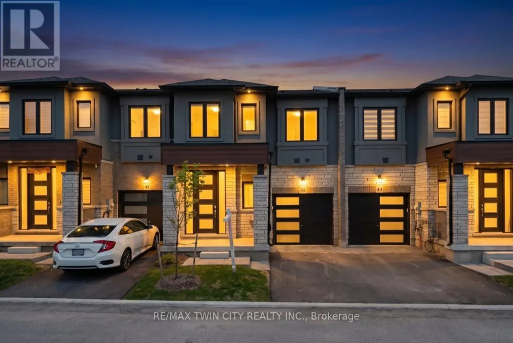 155 Equestrian Way Cambridge ON N3E 0E8