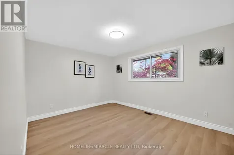 217 Pinegrove Crescent Waterloo ON N2L 4V2