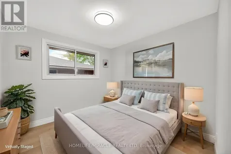 217 Pinegrove Crescent Waterloo ON N2L 4V2