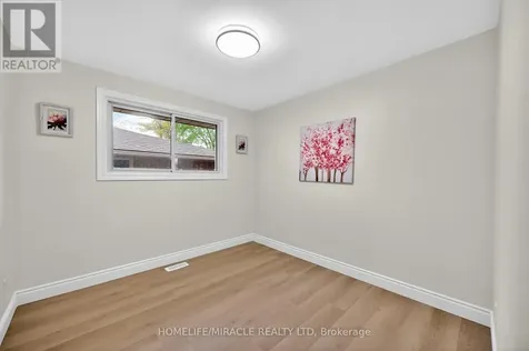 217 Pinegrove Crescent Waterloo ON N2L 4V2