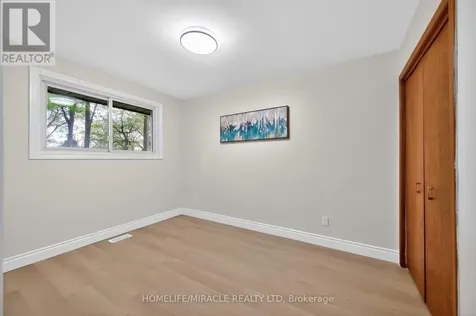 217 Pinegrove Crescent Waterloo ON N2L 4V2