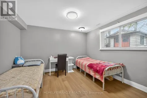 217 Pinegrove Crescent Waterloo ON N2L 4V2