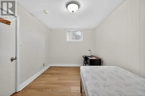 217 Pinegrove Crescent Waterloo ON N2L 4V2