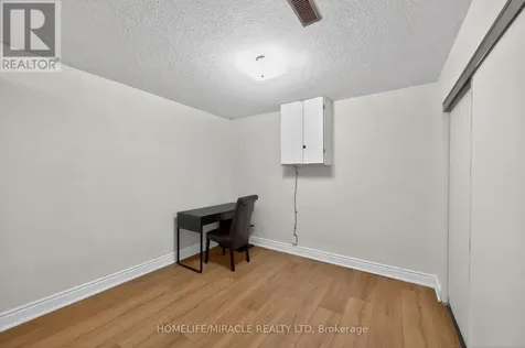217 Pinegrove Crescent Waterloo ON N2L 4V2