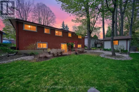 217 Pinegrove Crescent Waterloo ON N2L 4V2