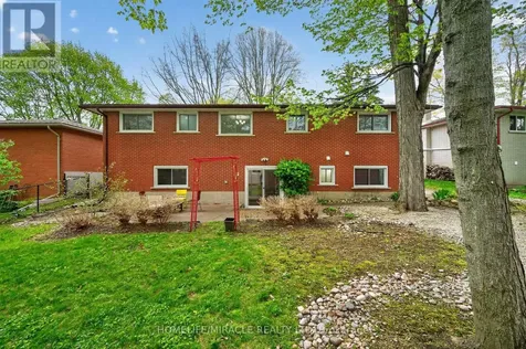 217 Pinegrove Crescent Waterloo ON N2L 4V2