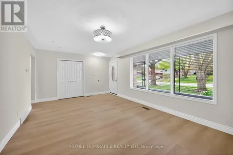 217 Pinegrove Crescent Waterloo ON N2L 4V2