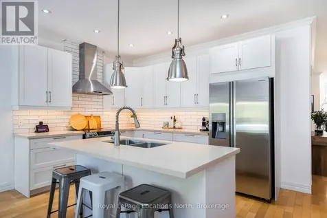 86 Marilyn Avenue South Wasaga Beach ON L9Z 2Y1