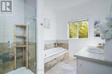 86 Marilyn Avenue South Wasaga Beach ON L9Z 2Y1