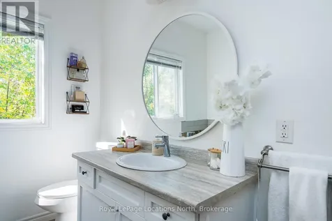 86 Marilyn Avenue South Wasaga Beach ON L9Z 2Y1