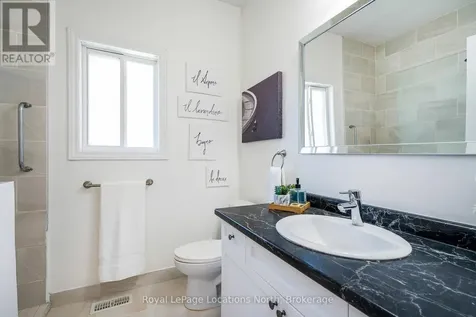86 Marilyn Avenue South Wasaga Beach ON L9Z 2Y1