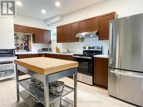 86 Marilyn Avenue South Wasaga Beach ON L9Z 2Y1