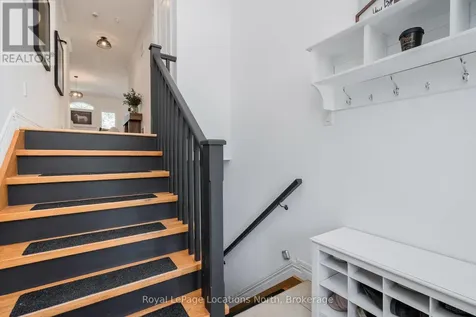 86 Marilyn Avenue South Wasaga Beach ON L9Z 2Y1