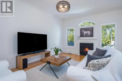 86 Marilyn Avenue South Wasaga Beach ON L9Z 2Y1